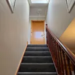 4 Bed On The Main Street *