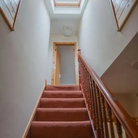 דירה 4 Bed On The Main Street Clogherhead