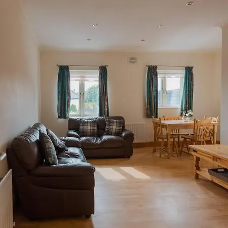 Apartment 4 Bed On The Main Street Clogherhead