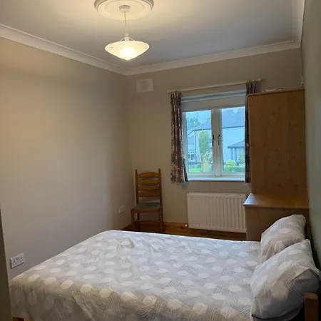 4 Bed On The Main Street Appartement