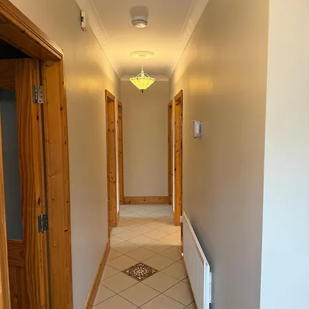 4 Bed On The Main Street