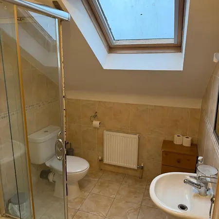 Appartement 4 Bed On The Main Street *