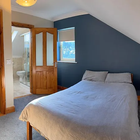 4 Bed On The Main Street Apartamento