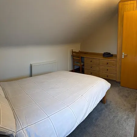 4 Bed On The Main Street