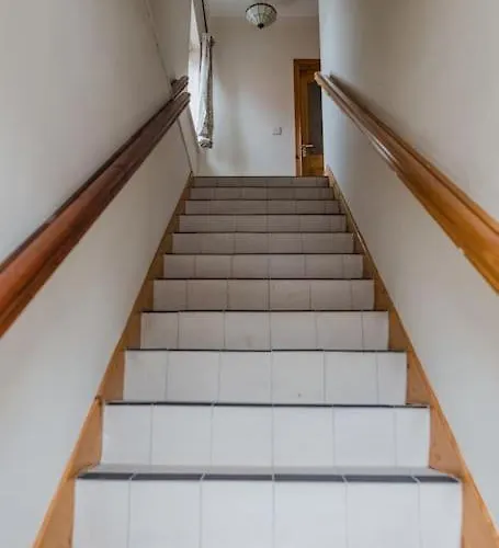 4 Bed On The Main Street *