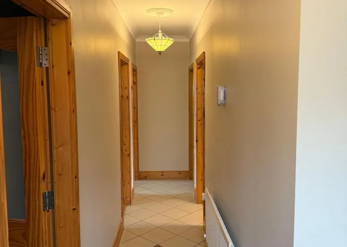 4 Bed On The Main Street