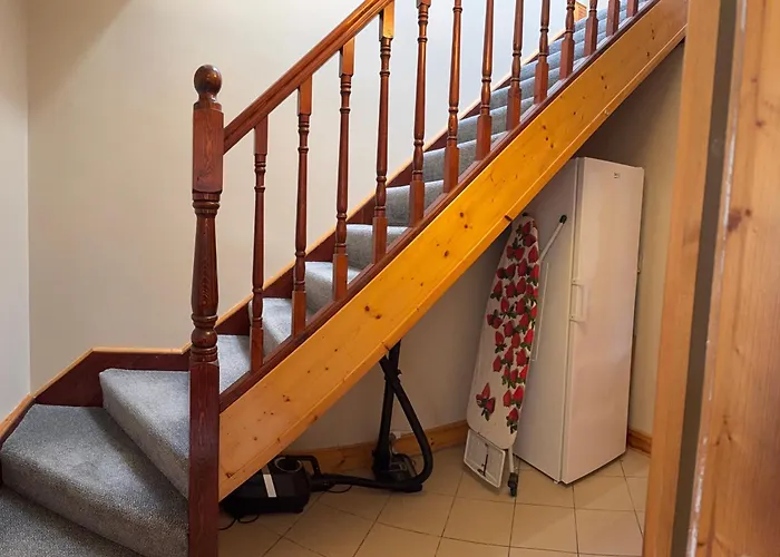 4 Bed On The Main Street *