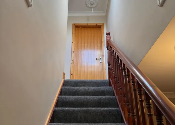 4 Bed On The Main Street *